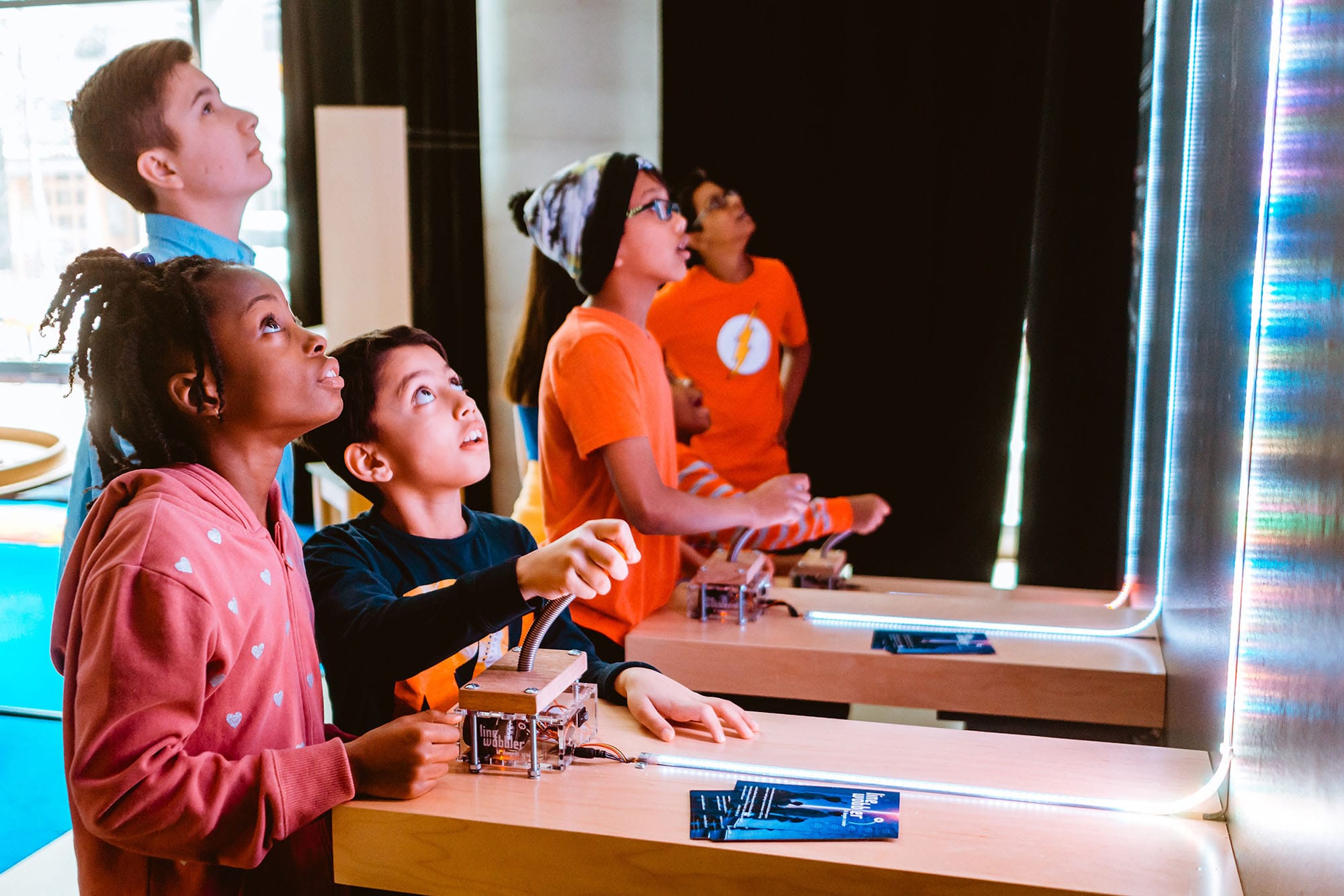 kids playing line wobbler