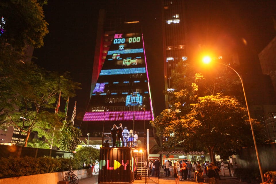 This building-side Frogger is the arcade of the gods