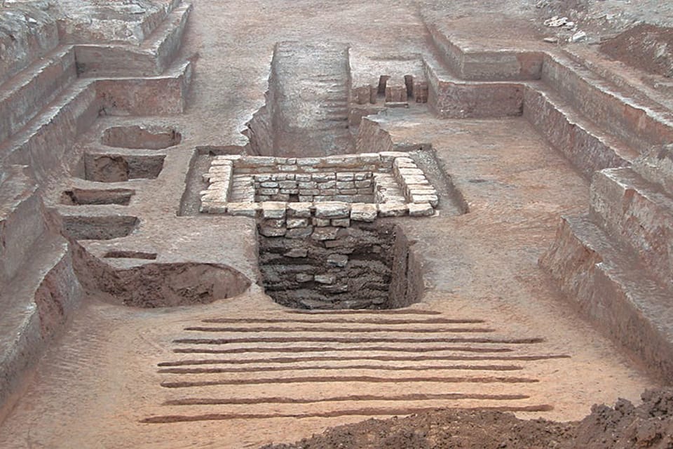 A 1,500-year-old board game has been unearthed in a Chinese tomb